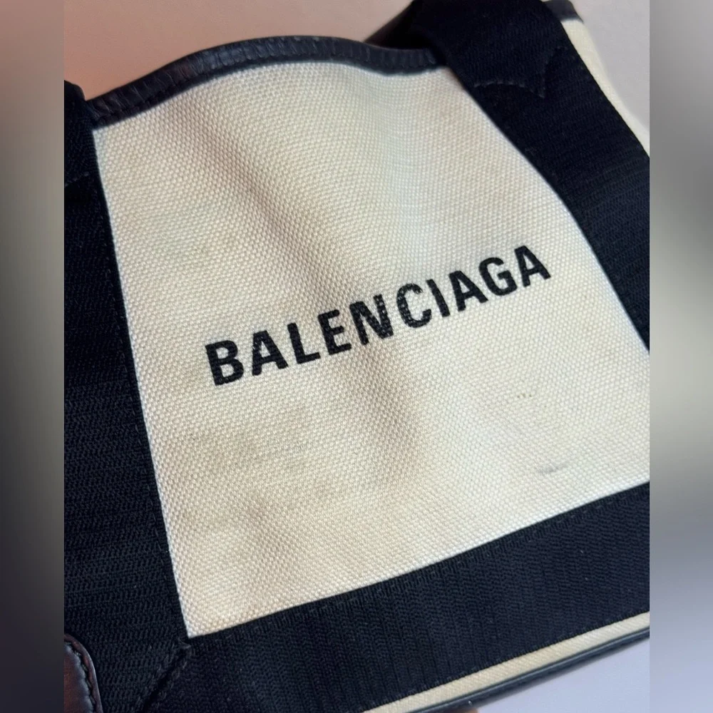 Balenciaga black cream